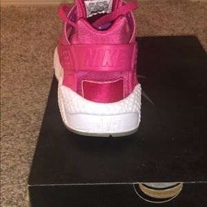 costume made nike’s